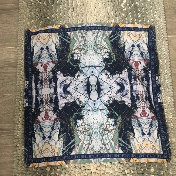 Scarf - Picture 1 of 3